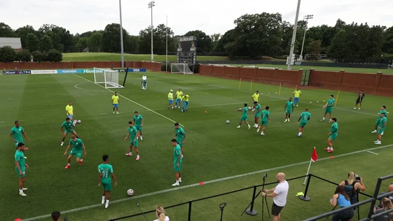 Os reservas trabalharam com foco na criação de jogadas ofensivas e arremates finais, em Greensboro, na Carolina do Norte (EUA). Foto: Cesar Greco/Palmeiras