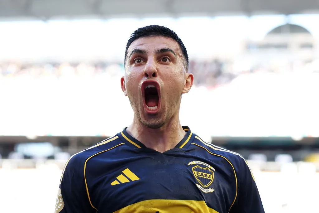 Rodrigo Battaglia comemora gol de cabeça contra o Benfica, no Mundial de Clubes. Foto: Dan Mullan/Getty Images.