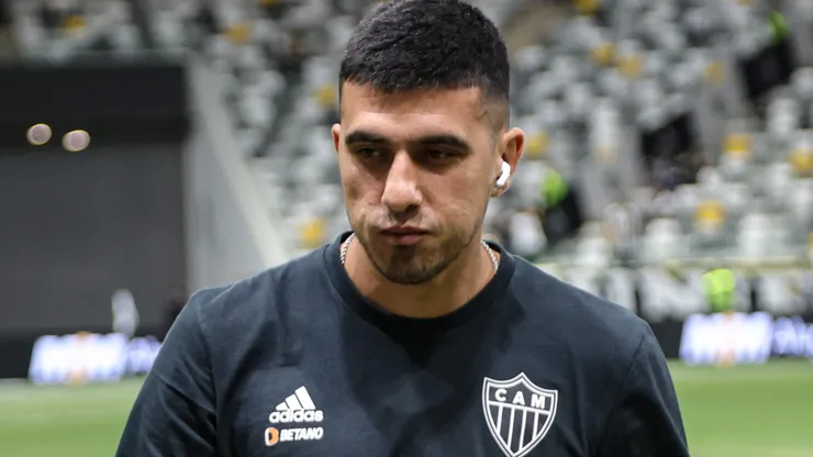 Saída de Battaglia do Atlético-MG é lembrada com lamento após gol do volante pelo Boca Juniors.