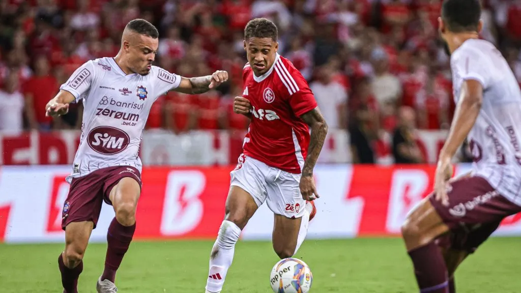 Vitinho no Internacional. Foto: Maxi Franzoi/AGIF