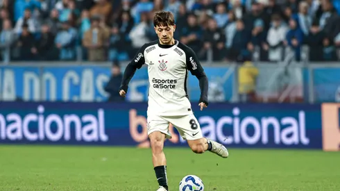 RS - PORTO ALEGRE - 12/06/2025 - BRASILEIRO A 2025, GREMIO X CORINTHIANS - Rodrigo Garro jogador do Corinthians durante partida contra o Gremio no estadio Arena do Gremio pelo campeonato Brasileiro A 2025. Foto: Maxi Franzoi/AGIF
