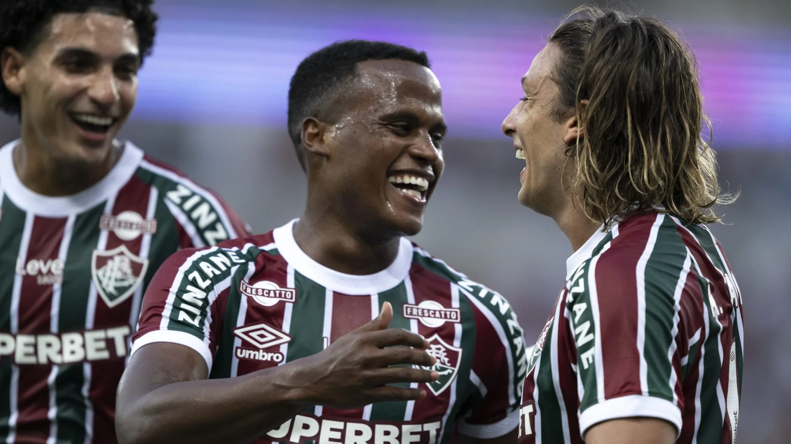 Jhon Arias e Canobbio comemorando gol pelo Fluminense. Foto: Jorge Rodrigues/AGIF