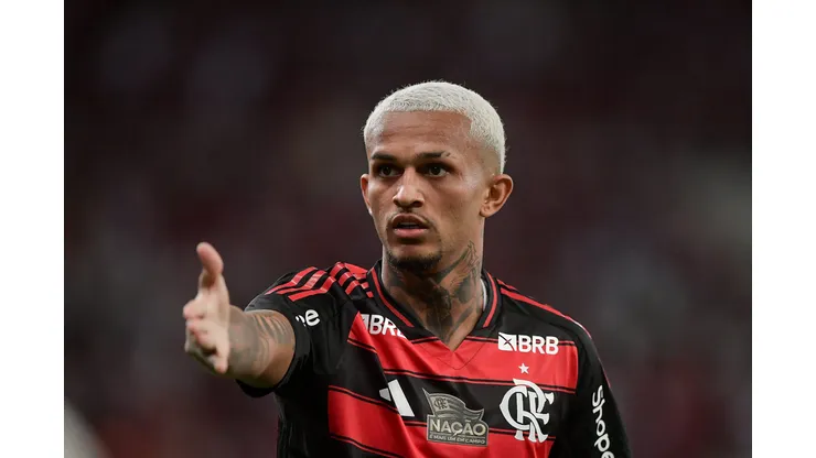 RJ - RIO DE JANEIRO - 18/05/2025 - BRASILEIRO A 2025, FLAMENGO X BOTAFOGO - Wesley jogador do Flamengo durante partida contra o Botafogo no estadio Maracana pelo campeonato Brasileiro A 2025. Foto: Thiago Ribeiro/AGIF