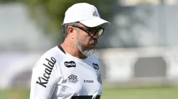 Cleber Xavier não quis agregar três três que voltaram de empréstimo Foto: JOTA ERRE/AGIF