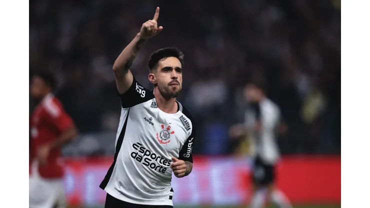 SP - SAO PAULO - 03/05/2025 - BRASILEIRO A 2025, CORINTHIANS X INTERNACIONAL - Igor Coronado jogador do Corinthians comemora seu gol durante partida contra o Internacional no estadio Arena Corinthians pelo campeonato Brasileiro A 2025. Foto: Ettore Chiereguini/AGIF