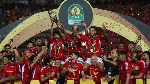 Al Ahly comemorando título - Foto: Ahmad Hasaballah/Getty Images
