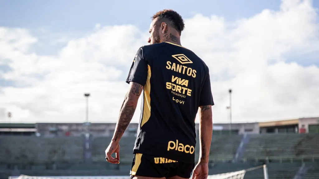 Neymar vê Santos tomar decisão após declaração polêmica – Fotos: Raul Baretta/ Santos FC.