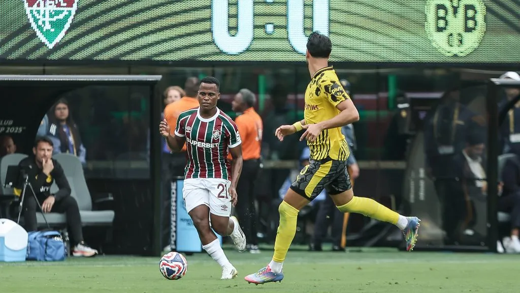 Jhon Arias em ação contra o Borussia Dortmund-ALE. Foto: Lucas Merçon/Fluminense.