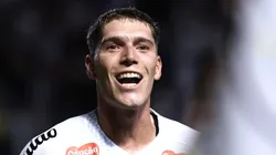 SP - SANTOS - 01/05/2025 - COPA DO BRASIL 2025, SANTOS X CRB - Benjamin Rollheiser jogador do Santos comemora seu gol durante partida contra o CRB no estadio Vila Belmiro pelo campeonato Copa Do Brasil 2025.