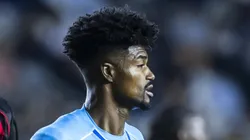 Bauermann em ação com a camisa do clube mexicano