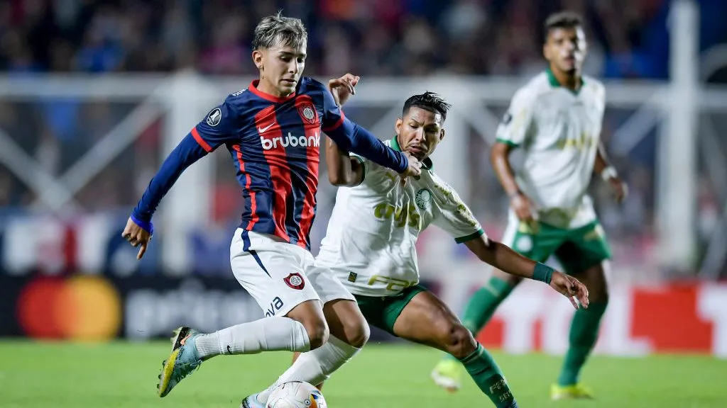 Elian Irala pelo San Lorenzo. Foto: Marcelo Endelli/Getty Images
