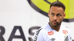 Neymar em campo pelo Santos. (Photo by Buda Mendes/Getty Images)