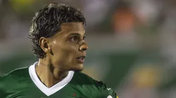 SP - SAO BERNARDO DO CAMPO - 01/03/2025 - PAULISTA 2025, SAO BERNARDO X PALMEIRAS - Richard Rios jogador do Palmeiras durante execucao do hino nacional antes da partida contra o Sao Bernardo no estadio Primeiro de Maio pelo campeonato Paulista 2025.