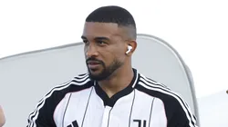 Bremer durante desembarque da Juve nos EUA