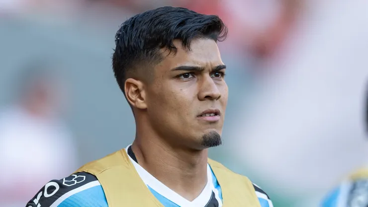 Arezo pode deixar o Grêmio nesta janela, mas time tricolor recusou empréstimo ao São Paulo. Foto: