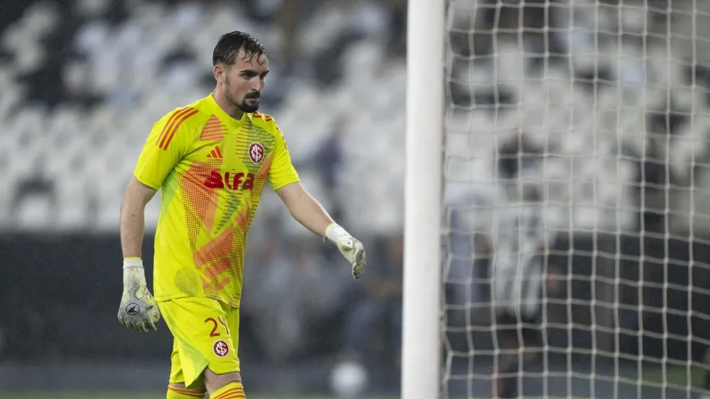 Anthoni em ação pelo Internacional no Brasileirão – Foto: Jorge Rodrigues/AGIF