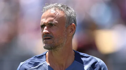 Luis Enrique durante a estreia do PSG