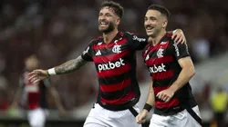 RJ - RIO DE JANEIRO - 22/02/2025 - CARIOCA 2025, FLAMENGO X MARICA - Leo Ortiz jogador do Flamengo comemora seu gol com Leo Pereira jogador da sua equipe durante partida contra o Marica no estadio Maracana pelo campeonato Carioca 2025. Foto: Jorge Rodrigues/AGIF