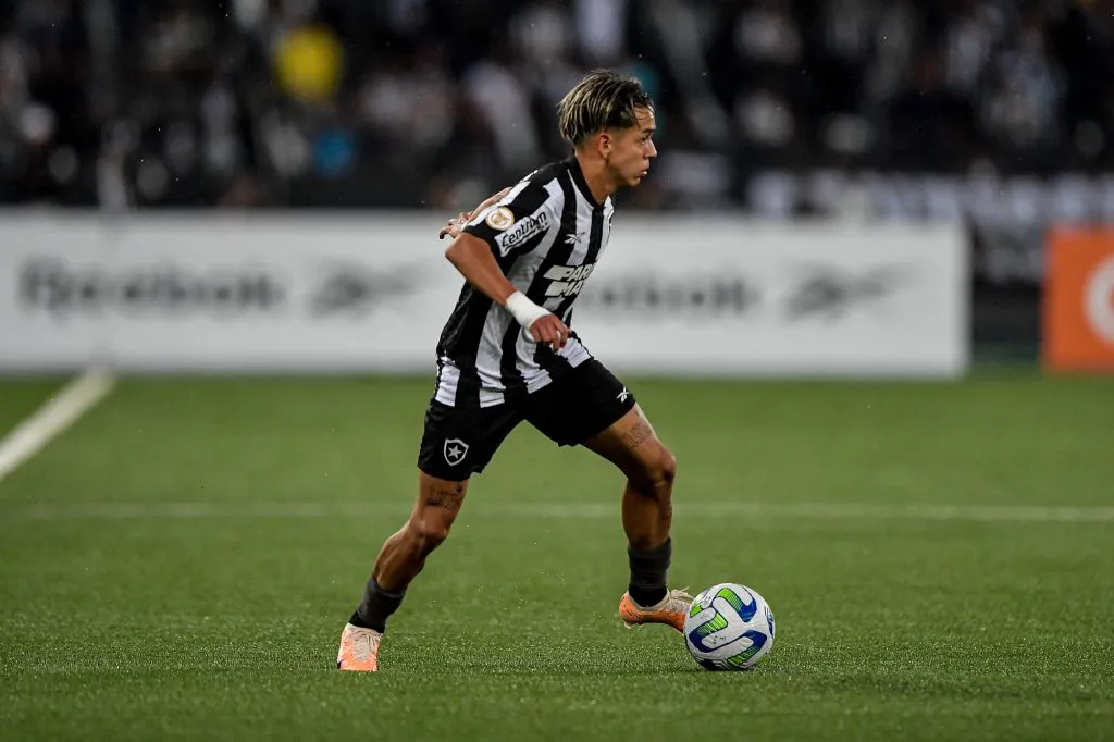 Segovinha pertence ao Botafogo, mas vai disputar o Mundial pelo Al ain – Foto: Thiago Ribeiro/AGIF