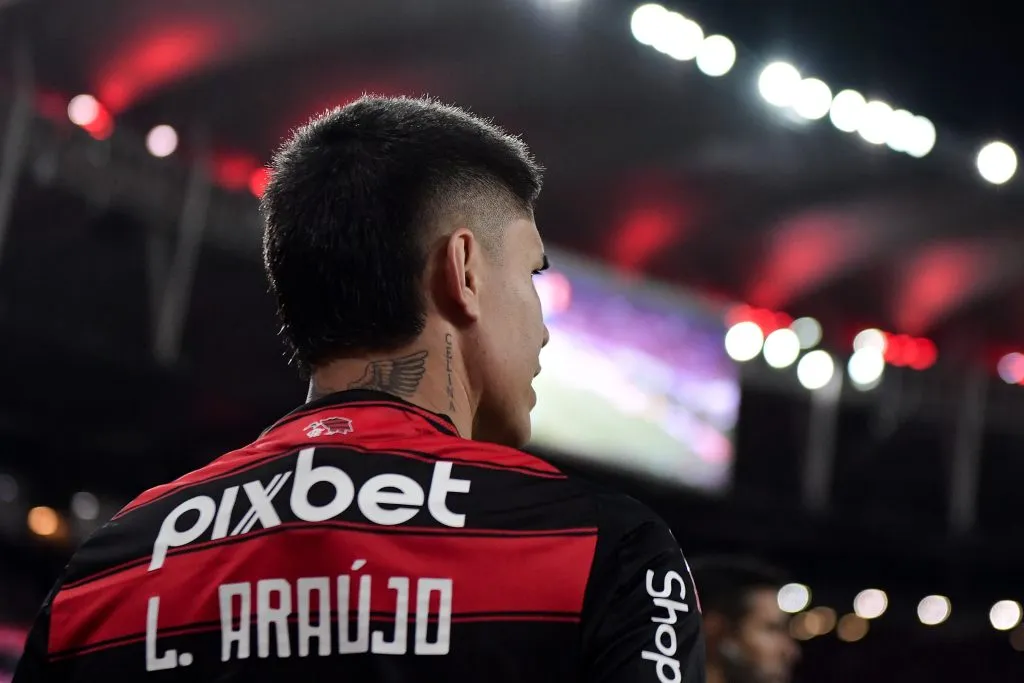 RJ – RIO DE JANEIRO – 18/05/2025 – BRASILEIRO A 2025, FLAMENGO X BOTAFOGO – Luiz Araujo jogador do Flamengo durante partida contra o Botafogo no estadio Maracana pelo campeonato Brasileiro A 2025. Foto: Thiago Ribeiro/AGIF