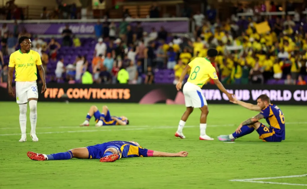 Jogadores do Ulsan extasiados após derrota para o Mamelodi. (Photo by Dan Mullan/Getty Images)