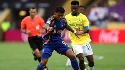 ORLANDO, FLORIDA - JUNE 17: Erick Farias #97 of Ulsan HD is challenged by Themba Zwane #18 of Mamelodi Sundowns FC during the FIFA Club World Cup 2025 group F match between Ulsan HD FC and Mamelodi Sundowns FC at Inter&Co Stadium on June 17, 2025 in Orlando, Florida. (Photo by Dan Mullan/Getty Images)