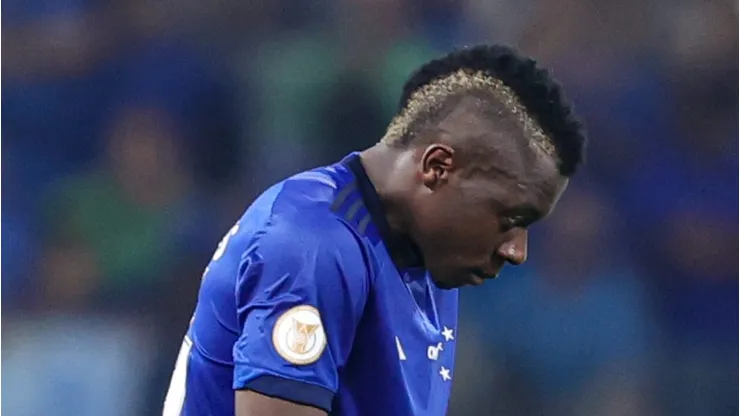 Palacios, lateral-direito ex-Cruzeiro