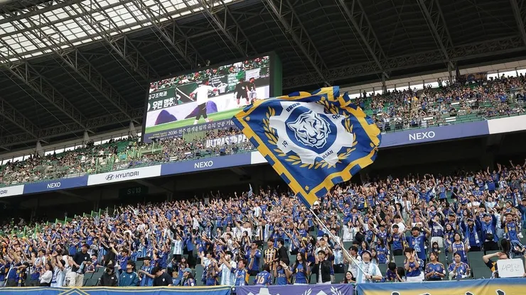 Torcida do Ulsan HD-COR fazendo a festa. Foto: Divulgação/Ulsan HD.