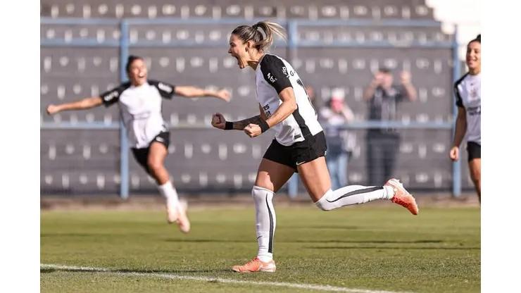Gabi Zanotti comemora gol do Corinthians contra o Cruzeiro no Brasileirão feminino. Foto: Rebeca Reis/Staff Images Woman/CBF