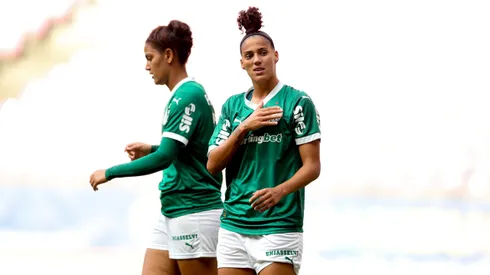 Amanda Gutierres jogadora do Palmeiras comemora seu gol durante a partida entre Sport e Palmeiras – Foto: Marlon Costa/AGIF
