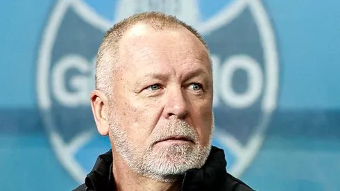 RS - PORTO ALEGRE - 12/06/2025 - BRASILEIRO A 2025, GREMIO X CORINTHIANS - Mano Menezes tecnico do Gremio durante partida contra o Corinthians no estadio Arena do Gremio pelo campeonato Brasileiro A 2025.