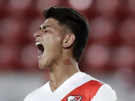 Flamengo fecha com Carrascal