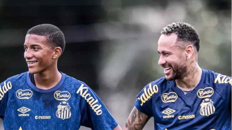 Filho de Robinho ao lado de Neymar - Foto: Raul Baretta/ Santos FC