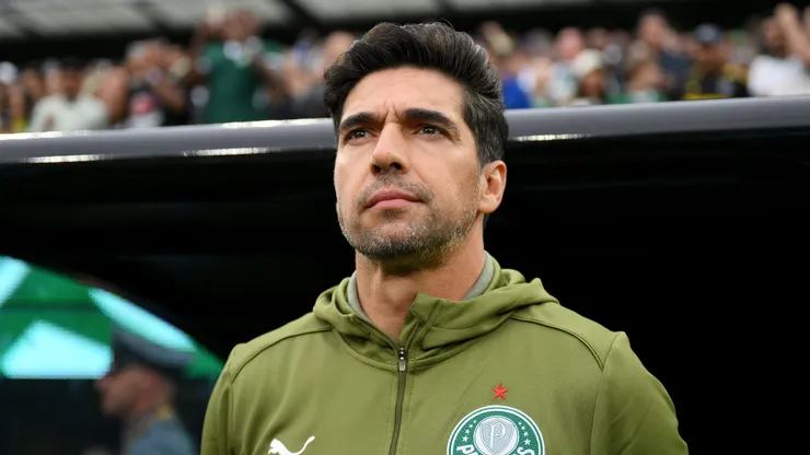 EAST RUTHERFORD, NEW JERSEY - JUNE 15: Abel Ferreira, Head Coach of Palmeiras, looks on prior to the FIFA Club World Cup 2025 group A match between SE Palmeiras and FC Porto at MetLife Stadium on June 15, 2025 in East Rutherford, New Jersey. (Photo by David Ramos/Getty Images)