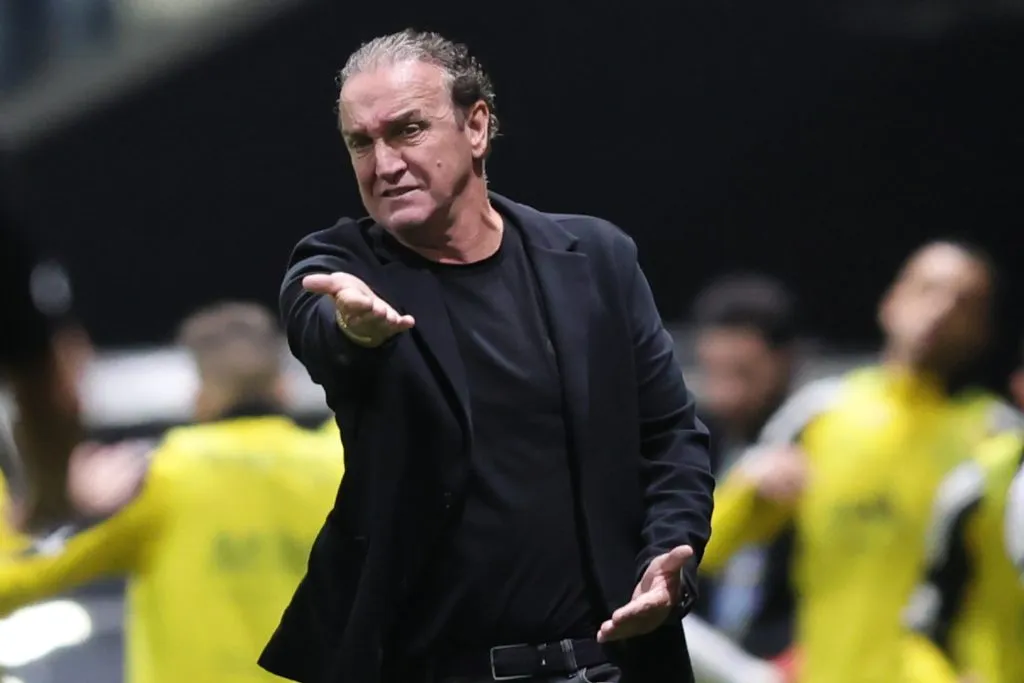 MG – BELO HORIZONTE – 12/06/2025 – BRASILEIRO A 2025, ATLETICO-MG X INTERNACIONAL – Cuca tecnico do Atletico-MG durante partida contra o Internacional no estadio Arena MRV pelo campeonato Brasileiro A 2025. Foto: Gilson Lobo/AGIF