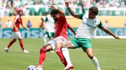 EAST RUTHERFORD, NEW JERSEY - JUNE 19: Marawan Attia #13 of Al Ahly FC is challenged by Richard Rios #8 of Palmeiras during the FIFA Club World Cup 2025 group A match between SE Palmeiras and Al Ahly SC at MetLife Stadium on June 19, 2025 in East Rutherford, New Jersey. (Photo by Al Bello/Getty Images)