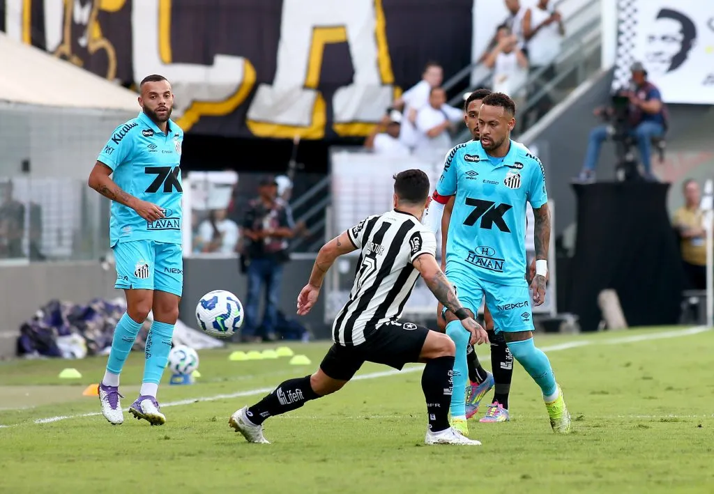 SP – SANTOS – 01/06/2025 – BRASILEIRO A 2025, SANTOS X BOTAFOGO -Neymar jogador do Santos durante partida contra o Botafogo no estadio Vila Belmiro pelo campeonato Brasileiro A 2025. Foto: Mauricio De Souza/AGIF