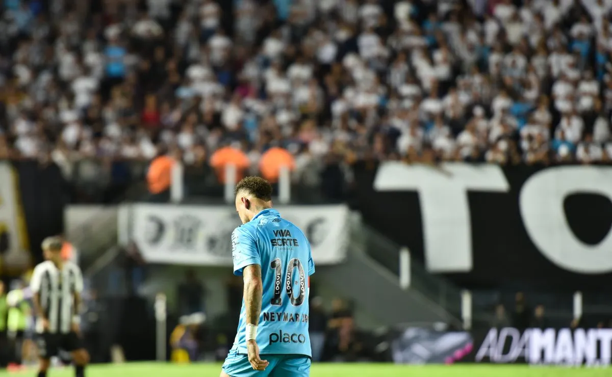 Neymar em crise com o Santos e sua torcida após quase ida ao Fluminense