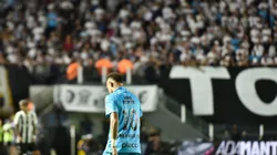 SP - SANTOS - 01/06/2025 - BRASILEIRO A 2025, SANTOS X BOTAFOGO -Neymar, jogador do Santos recebe cartao vermelho do arbitro durante partida contra o Botafogo no estadio Vila Belmiro pelo campeonato Brasileiro A 2025. Foto: Jota Erre/AGIF