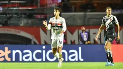 SP - SAO PAULO - 12/06/2025 - BRASILEIRO A 2025, SAO PAULO X VASCO - Dinenno jogador do Sao Paulo, durante partida contra o Vasco no estadio do Morumbis, pelo Campeonato Brasileiro A 2025. Foto: Jota Erre/AGIF