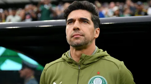 Abel Ferreira acompanhando a equipe do Palmeiras - Foto: David Ramos/Getty Images.