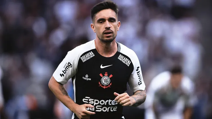 Igor Coronado jogador do Corinthians durante partida contra o Santos no estádio Arena Corinthians pelo campeonato Brasileiro A 2025.