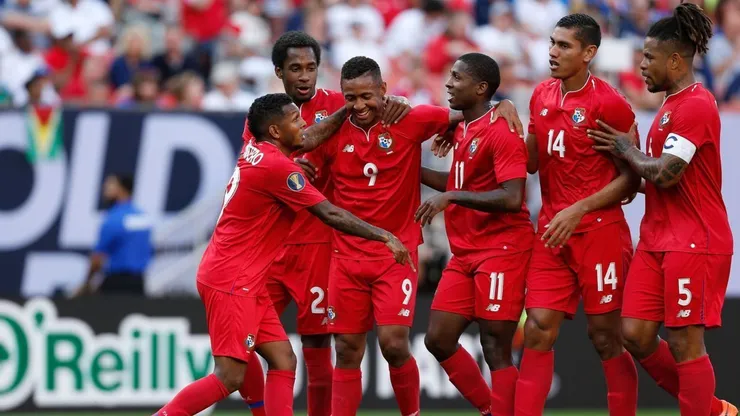 Na primeira rodada, a seleção panamenha goleou Guadalupe por 5 a 2