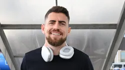Jorginho vem surpreendendo em campo até aqui.