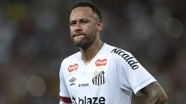 Neymar em ação pelo Santos - Foto: Jorge Rodrigues/AGIF