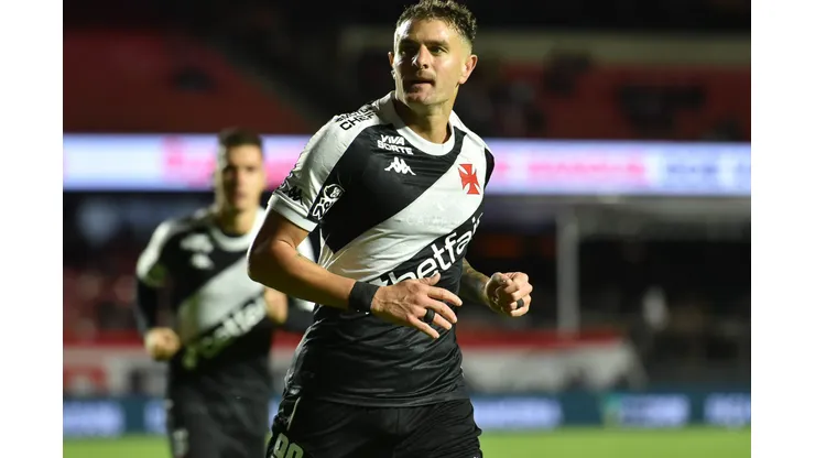 SP - SAO PAULO - 12/06/2025 - BRASILEIRO A 2025, SAO PAULO X VASCO - Vegetti jogador do Vasco comemora seu gol durante partida contra o Sao Paulo no estadio Morumbi pelo campeonato Brasileiro A 2025. Foto: Jota Erre/AGIF