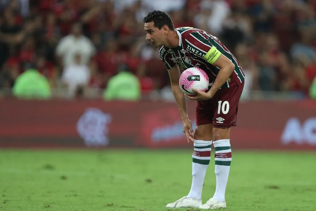 RIO DE JANEIRO, BRAZIL – OCTOBER 17: Paulo Henrique Ganso of Fluminense prepares for a penalty kick during the match between Flamengo and Fluminense as part of Brasileirao 2024 at Maracana Stadium on October 17, 2024 in Rio de Janeiro, Brazil. (Photo by Wagner Meier/Getty Images)