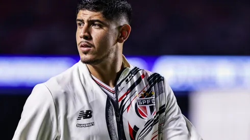 SP - SAO PAULO - 17/05/2025 - BRASILEIRO A 2025, SAO PAULO X GREMIO - Alan Franco jogador do Sao Paulo durante entrada em campo para partida contra o Gremio no estadio Morumbi pelo campeonato Brasileiro A 2025. Foto: Fabio Giannelli/AGIF