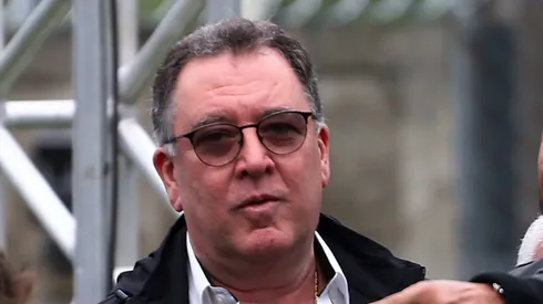 Marcelo Teixeira durante evento no CT Rei Pelé ao lado de Neymar pai.