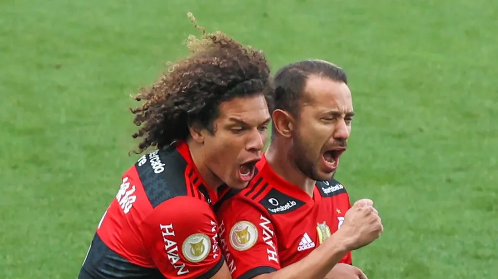 Foto: Marcello Zambrana/AGIF – Volante de 33 anos está de volta ao Brasil após passagem vencedora no Flamengo.